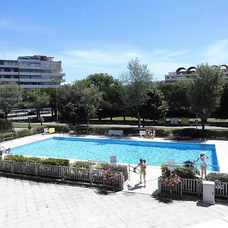 Colourful Studio With Shared Pool For 4 Guests * Porto Santa Margherita di Caorle